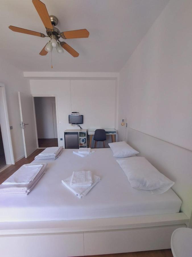 Vinko Rooms Primošten Екстериор снимка